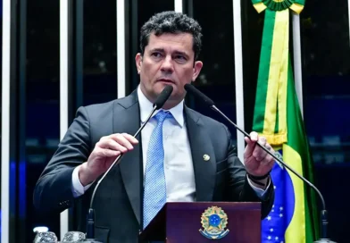 Sergio Moro continua liderando corrida ao governo do Estado.