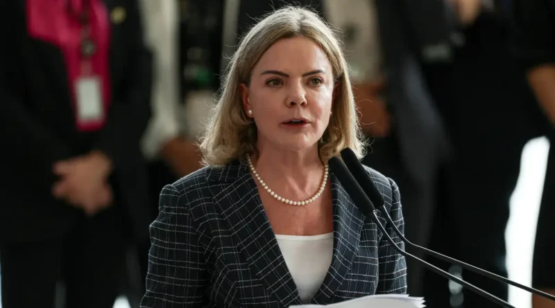 Gleisi Hoffmann deverá disputar o Senado Federal.