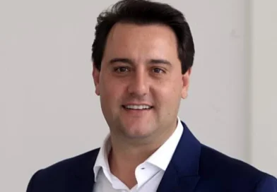 Ratinho Jr tira 15 dias de férias, de olho no Planalto.