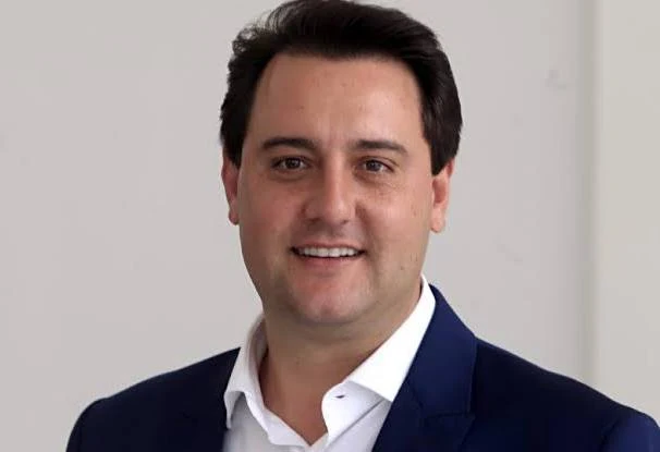 Ratinho Jr tira 15 dias de férias, de olho no Planalto.