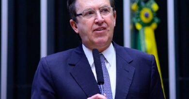 Luciano Ducci pode deixar o PSB.