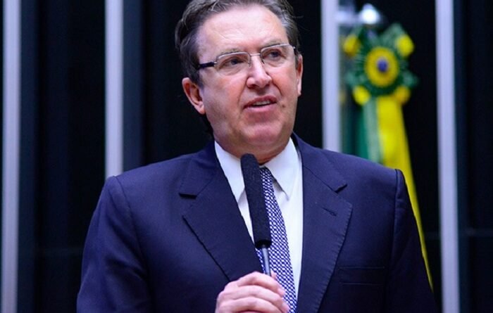 Luciano Ducci pode deixar o PSB.