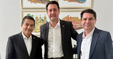 Pressão do Republicanos sobre Ratinho Junior pode fortalecer projeto de Rafael Greca