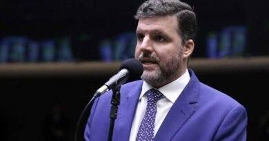 PEDRO LUPION DEIXA PRESIDÊNCIA DO REPUBLICANOS E ABANDONA PALANQUE DE SANDRO ALEX PARA FICAR COM MORO.