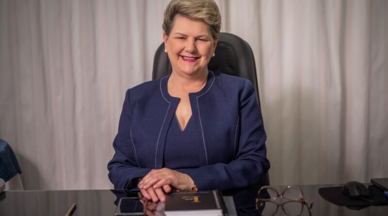 Lurdinha Bertani vice prefeita assume prefeitura de Francisco Beltrão